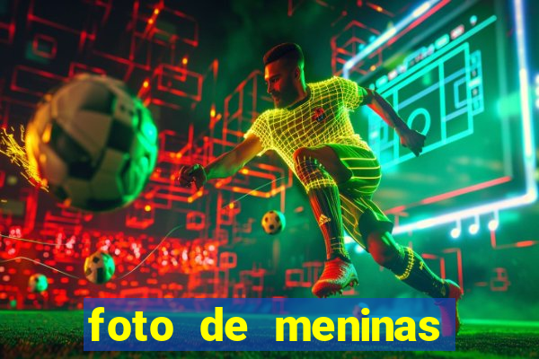 foto de meninas cacheadas fake